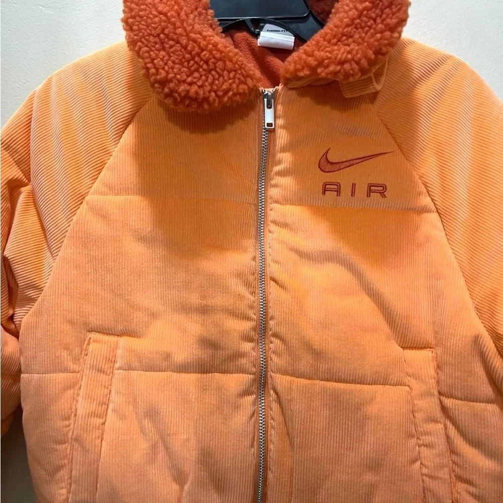 Nike Women’s Air Therma-Fit Winter Puffer Jacket - Picture 10 of 14